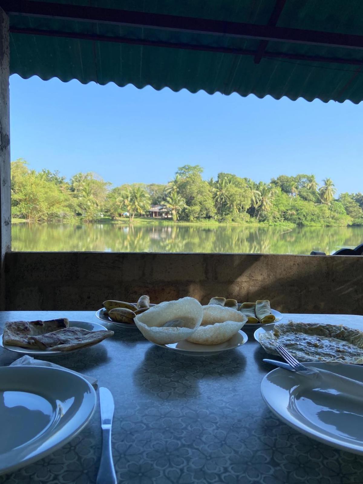 Splendid Lake View Safari Lodge ウダワラウェ エクステリア 写真